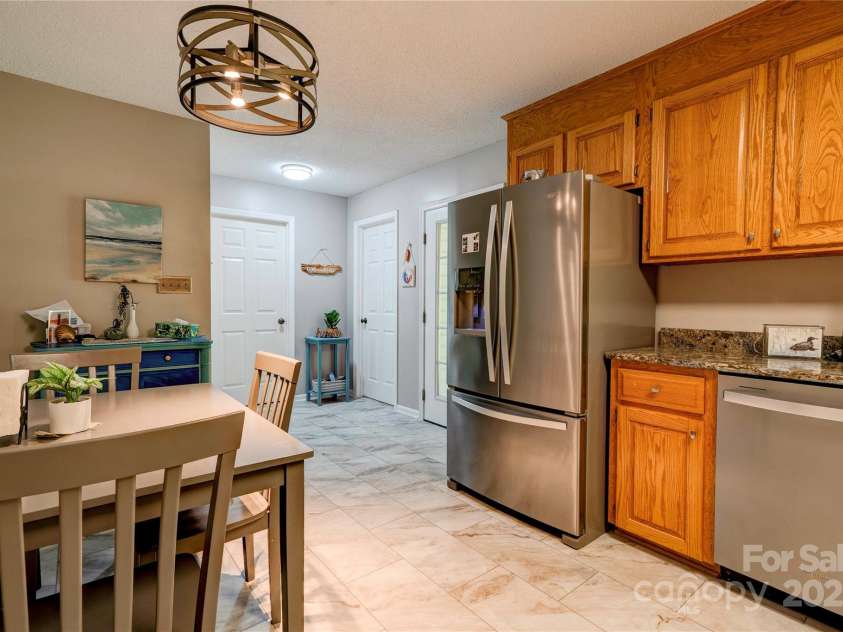 108 Windy Hill Drive, Cherryville, NC 28021.  MLS# CAR4254953, YatesRealty ID 15833. Kitchen