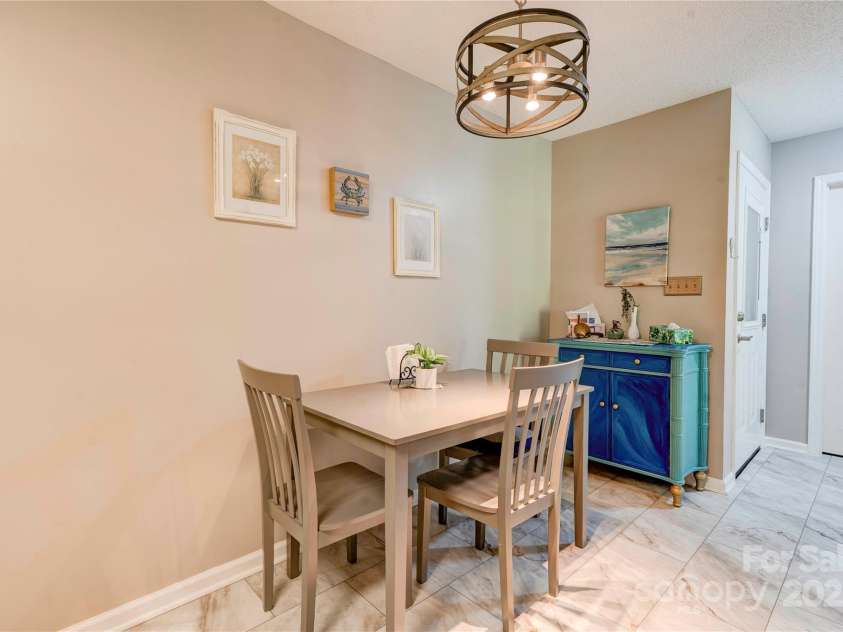 108 Windy Hill Drive, Cherryville, NC 28021.  MLS# CAR4254953, YatesRealty ID 15833. Kitchen