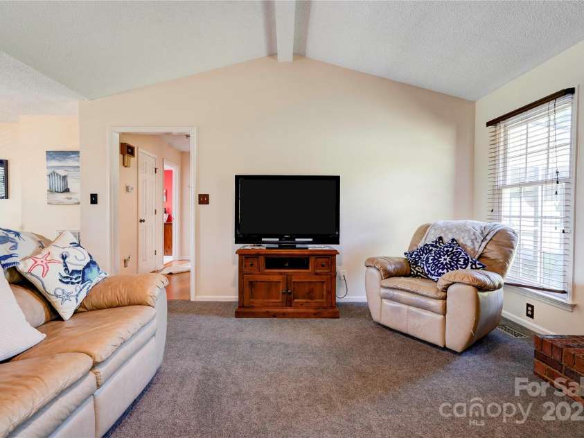108 Windy Hill Drive, Cherryville, NC 28021.  MLS# CAR4254953, YatesRealty ID 15833. Living Room