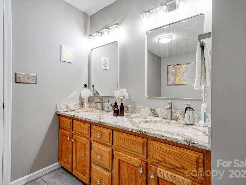 108 Windy Hill Drive, Cherryville, NC 28021.  MLS# CAR4254953, YatesRealty ID 15833. Primary Bathroom
