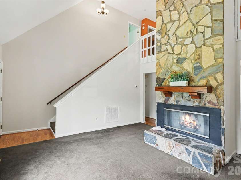 11324 Vista Canyon Drive, Charlotte, NC 28226.  MLS# CAR4360752, YatesRealty ID 15833. 