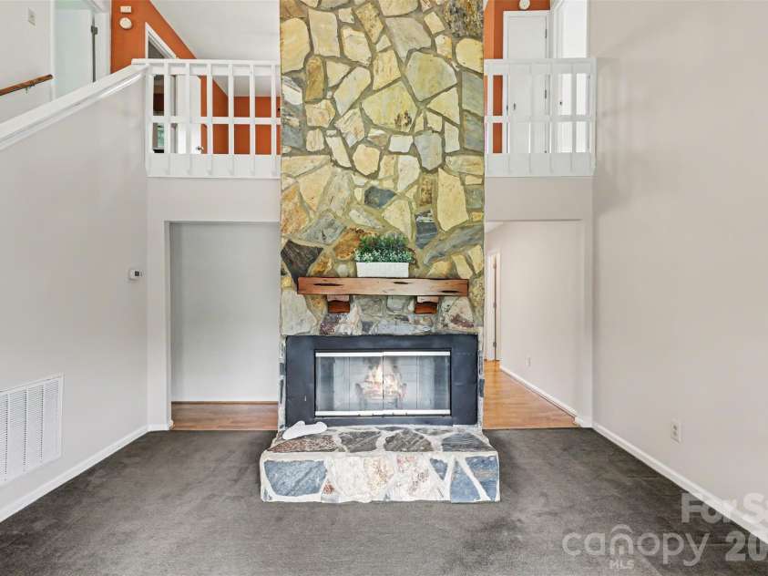 11324 Vista Canyon Drive, Charlotte, NC 28226.  MLS# CAR4360752, YatesRealty ID 15833. 
