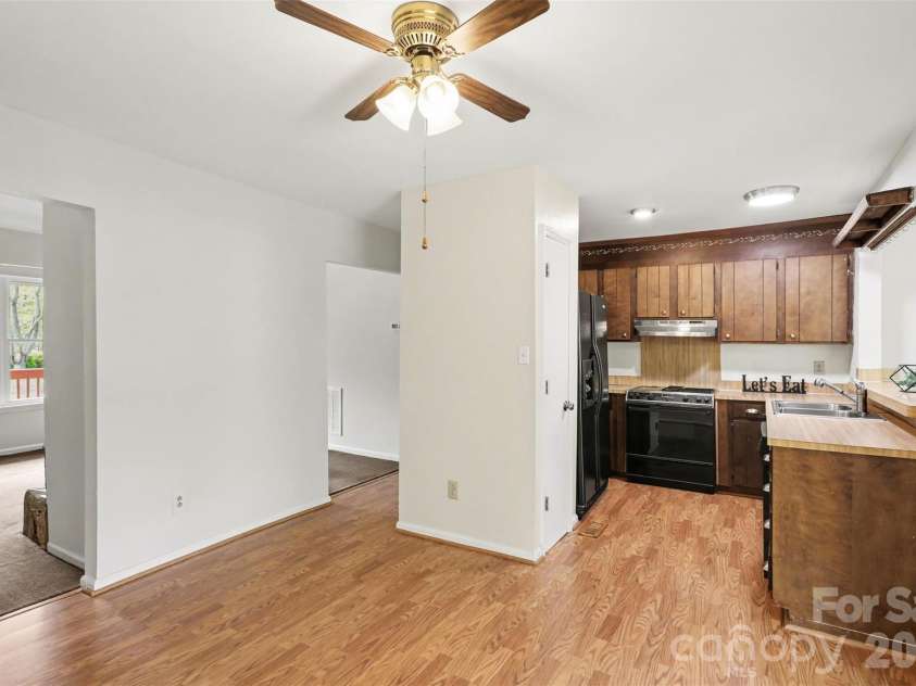 11324 Vista Canyon Drive, Charlotte, NC 28226.  MLS# CAR4360752, YatesRealty ID 15833. 