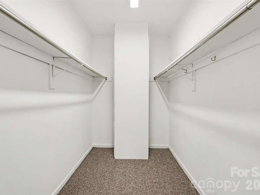 11324 Vista Canyon Drive, Charlotte, NC 28226.  MLS# CAR4360752, YatesRealty ID 15833. 
