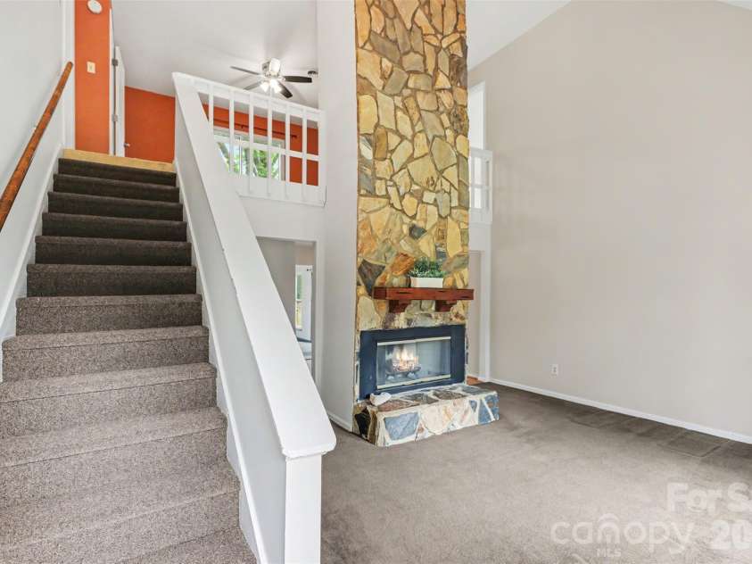 11324 Vista Canyon Drive, Charlotte, NC 28226.  MLS# CAR4360752, YatesRealty ID 15833. 