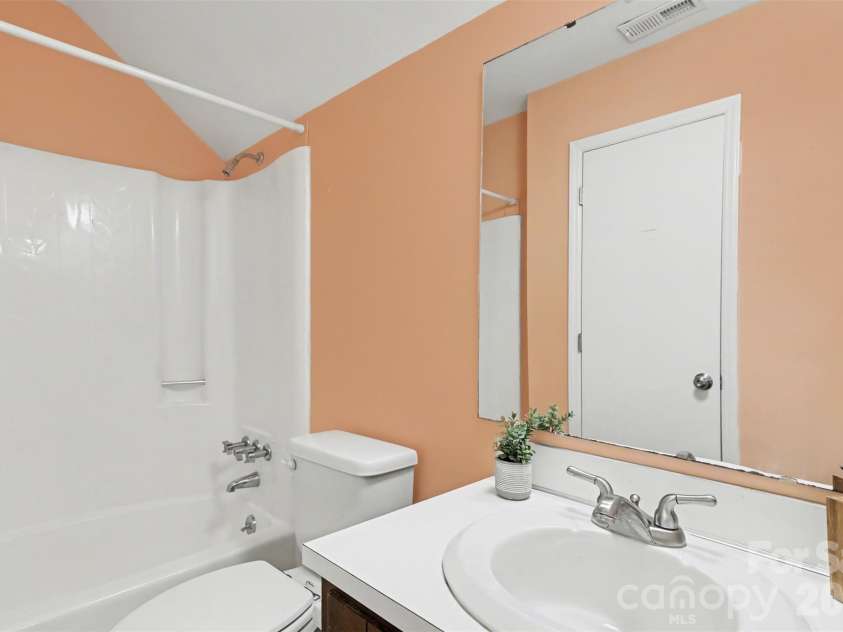 11324 Vista Canyon Drive, Charlotte, NC 28226.  MLS# CAR4360752, YatesRealty ID 15833. 