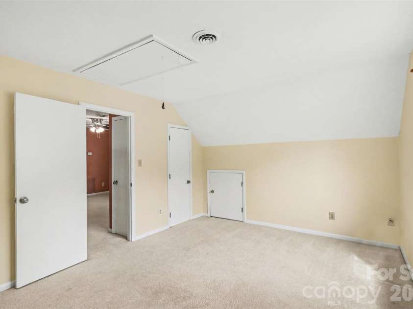 11324 Vista Canyon Drive, Charlotte, NC 28226.  MLS# CAR4360752, YatesRealty ID 15833. 