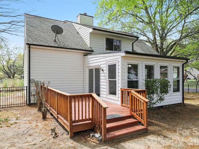 11324 Vista Canyon Drive, Charlotte, NC 28226.  MLS# CAR4360752, YatesRealty ID 15833. 