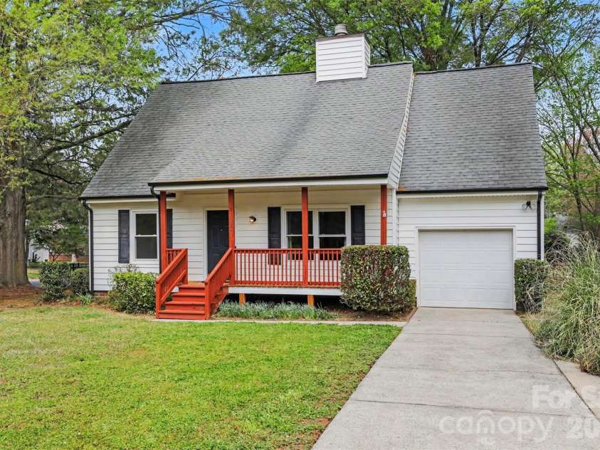 11324 Vista Canyon Drive, Charlotte, NC 28226.  MLS# CAR4360752, YatesRealty ID 15833. 