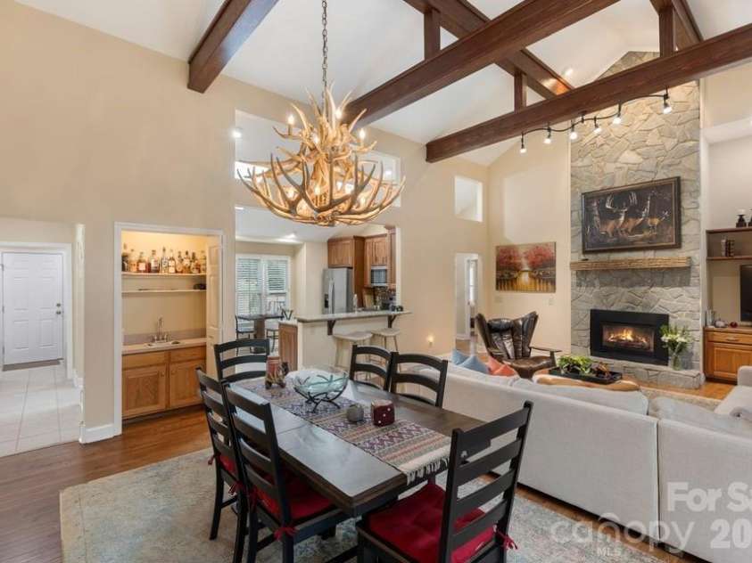 174 Garnet Rock Trail, Highlands, NC 28741.  MLS# CAR4365412, YatesRealty ID 15834. Dining Area and Wet Bar