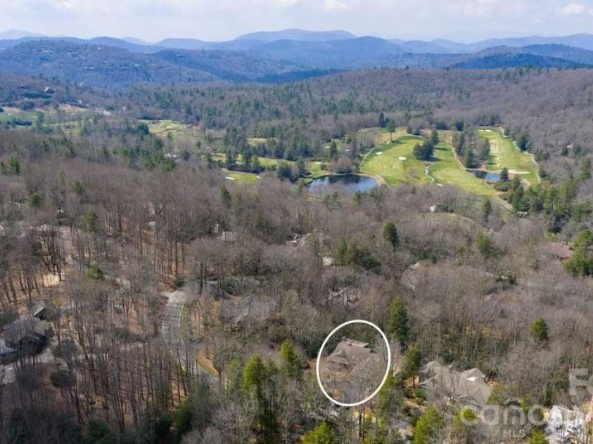 174 Garnet Rock Trail, Highlands, NC 28741.  MLS# CAR4365412, YatesRealty ID 15834. Proximity to the Golf Course.