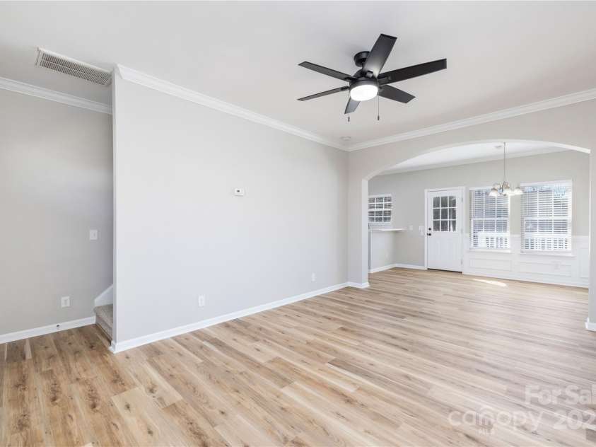 136 Ridge Bluff Road, Mooresville, NC 28115.  MLS# CAR4231762, YatesRealty ID 15836. 