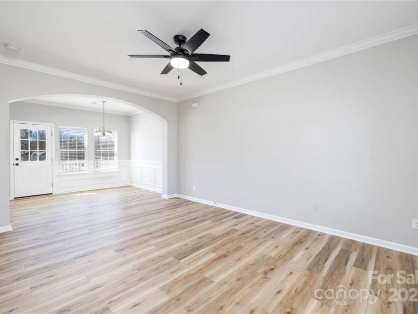136 Ridge Bluff Road, Mooresville, NC 28115.  MLS# CAR4231762, YatesRealty ID 15836. 