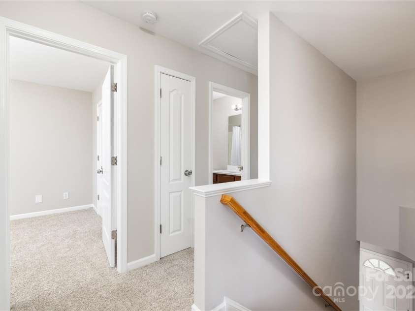 136 Ridge Bluff Road, Mooresville, NC 28115.  MLS# CAR4231762, YatesRealty ID 15836. 