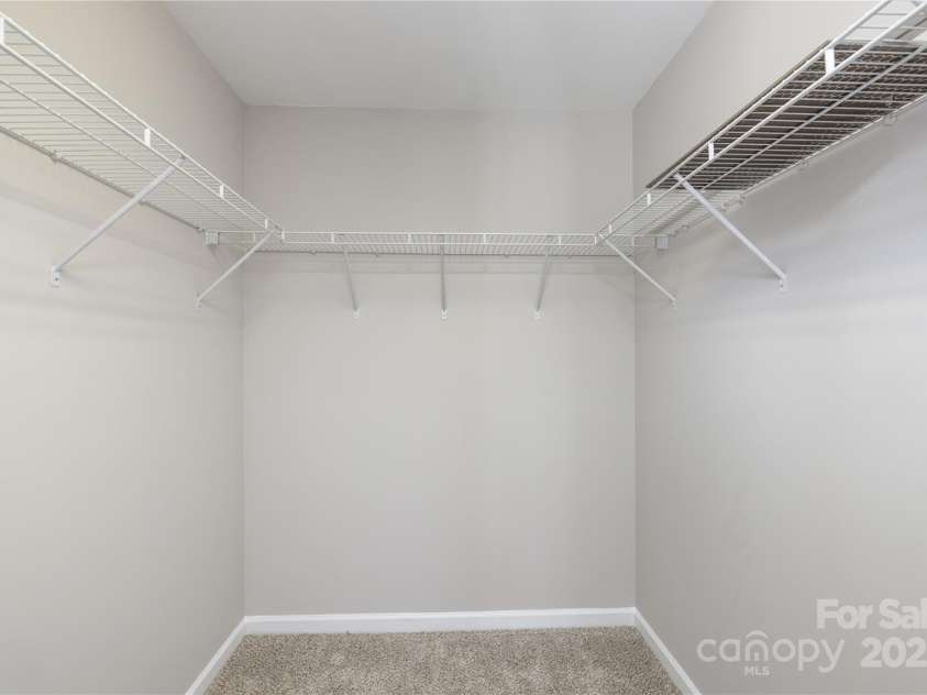 136 Ridge Bluff Road, Mooresville, NC 28115.  MLS# CAR4231762, YatesRealty ID 15836. 