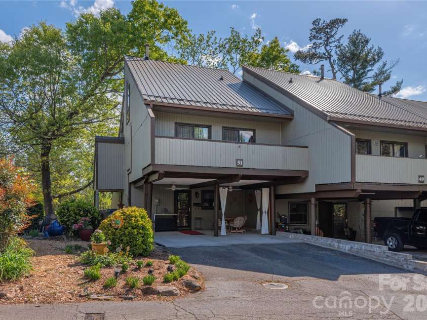 51 Maple Ridge Lane, Asheville, NC 28806.  MLS# CAR4373864, YatesRealty ID 15836. 