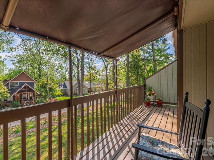 51 Maple Ridge Lane, Asheville, NC 28806.  MLS# CAR4373864, YatesRealty ID 15836. 
