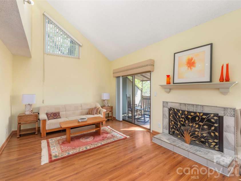 51 Maple Ridge Lane, Asheville, NC 28806.  MLS# CAR4373864, YatesRealty ID 15836. 