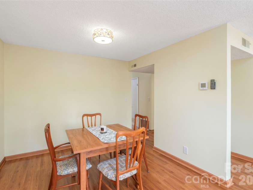 51 Maple Ridge Lane, Asheville, NC 28806.  MLS# CAR4373864, YatesRealty ID 15836. 