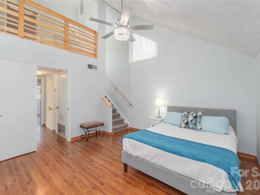51 Maple Ridge Lane, Asheville, NC 28806.  MLS# CAR4373864, YatesRealty ID 15836. 