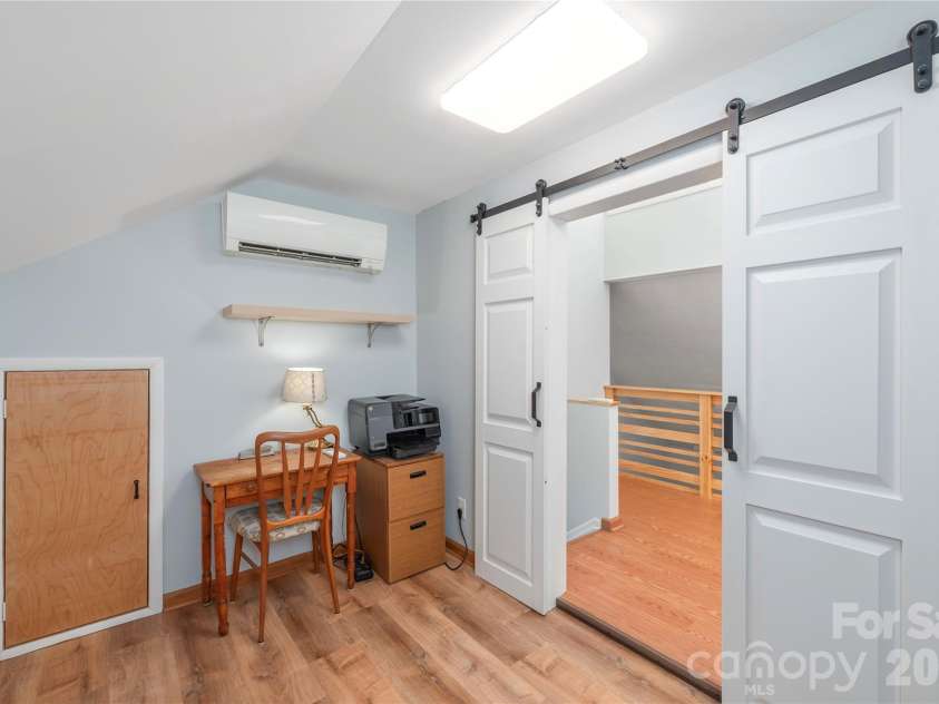 51 Maple Ridge Lane, Asheville, NC 28806.  MLS# CAR4373864, YatesRealty ID 15836. 