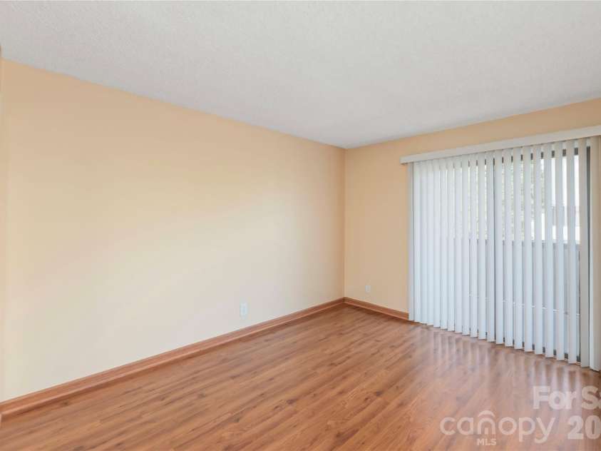 51 Maple Ridge Lane, Asheville, NC 28806.  MLS# CAR4373864, YatesRealty ID 15836. 