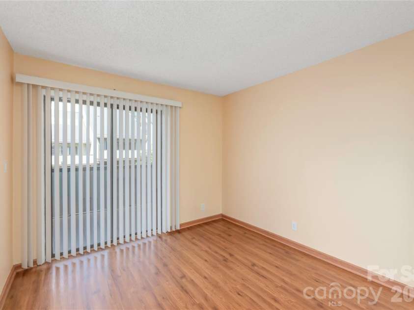 51 Maple Ridge Lane, Asheville, NC 28806.  MLS# CAR4373864, YatesRealty ID 15836. 