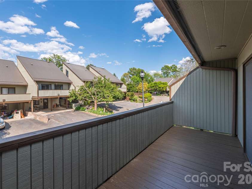 51 Maple Ridge Lane, Asheville, NC 28806.  MLS# CAR4373864, YatesRealty ID 15836. 