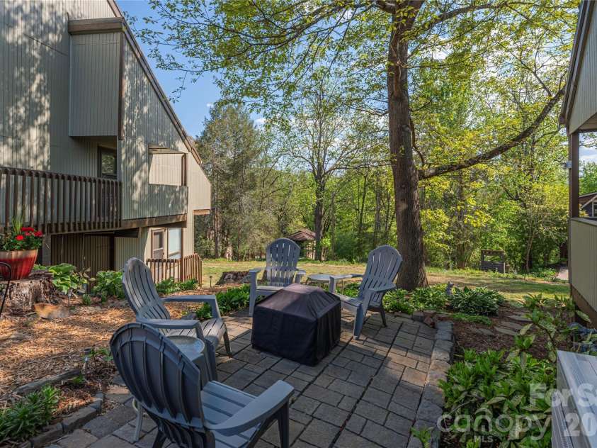 51 Maple Ridge Lane, Asheville, NC 28806.  MLS# CAR4373864, YatesRealty ID 15836. 