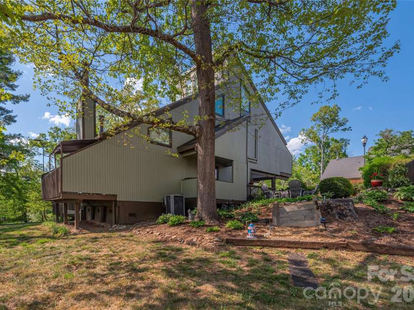 51 Maple Ridge Lane, Asheville, NC 28806.  MLS# CAR4373864, YatesRealty ID 15836. 