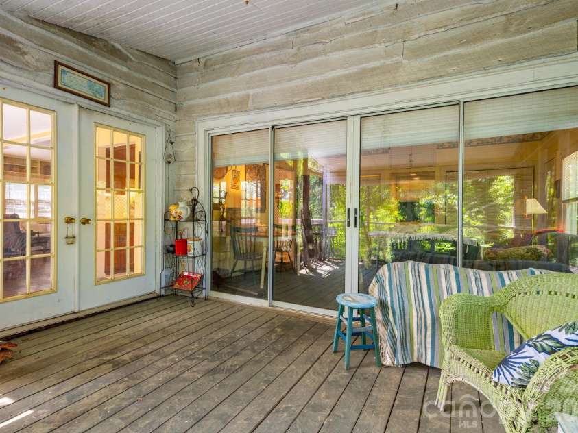 121 Ohara Circle, Hendersonville, NC 28739.  MLS# CAR4382724, YatesRealty ID 15837. 
