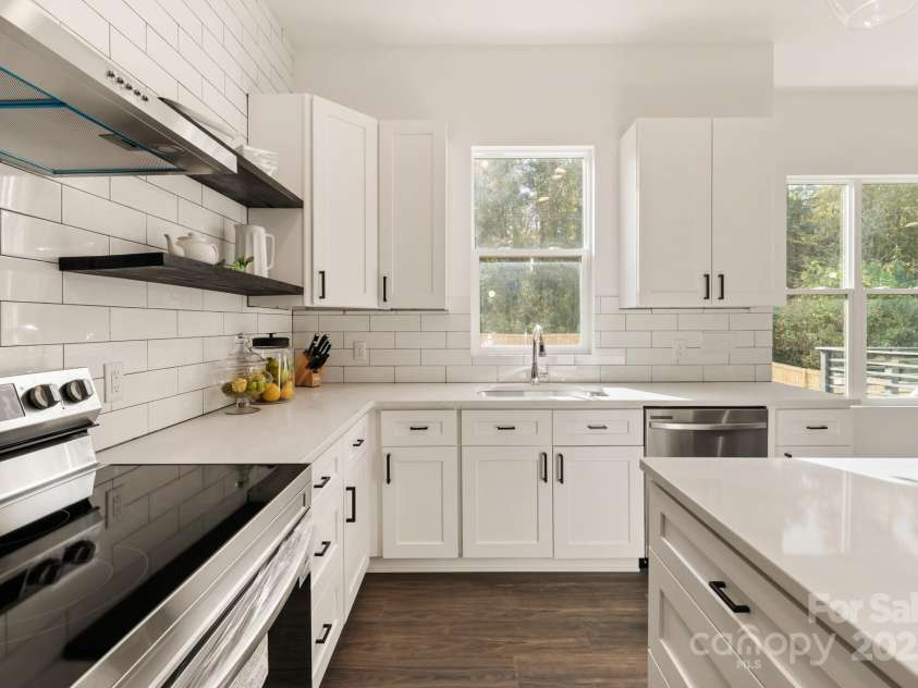 9000 Boyd Drive, Matthews, NC 28105.  MLS# CAR4198561, YatesRealty ID 15837. 
