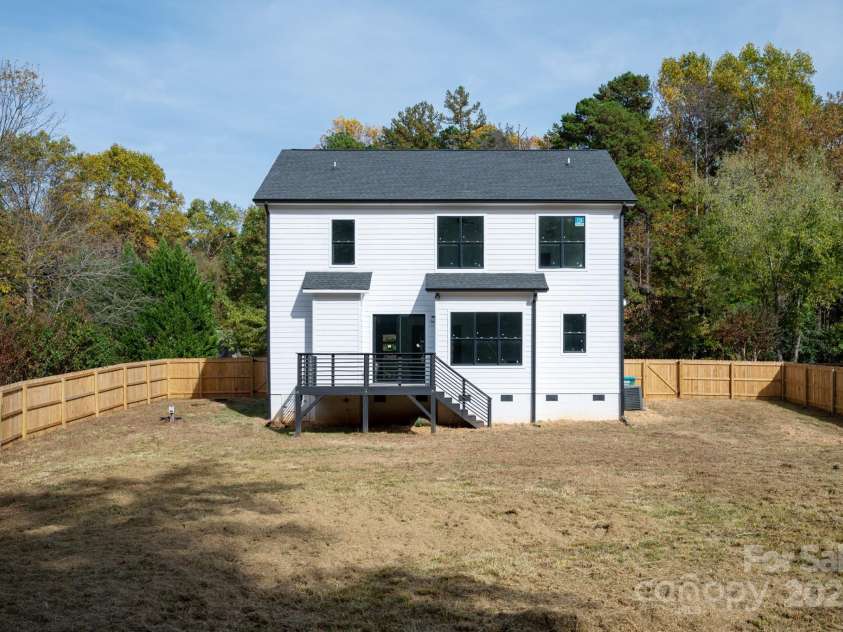 9000 Boyd Drive, Matthews, NC 28105.  MLS# CAR4198561, YatesRealty ID 15837. 