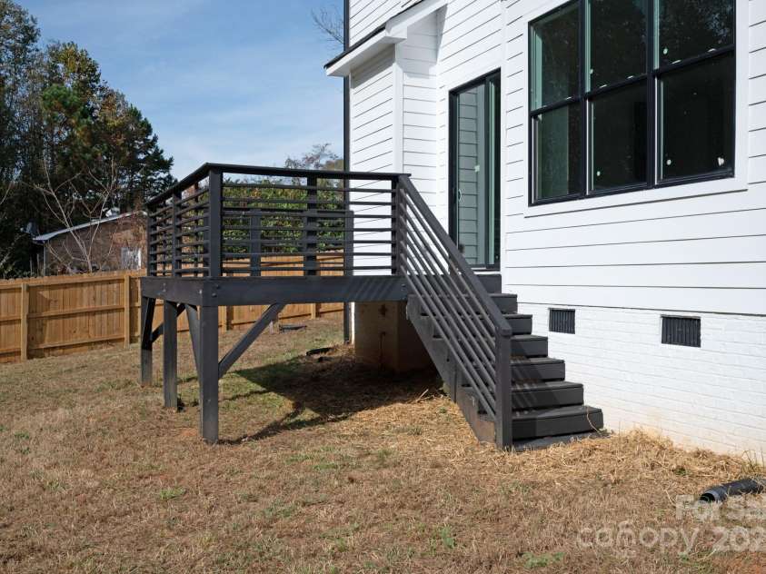 9000 Boyd Drive, Matthews, NC 28105.  MLS# CAR4198561, YatesRealty ID 15837. 