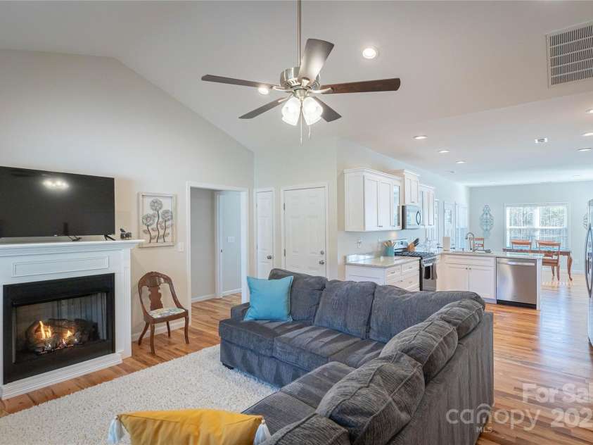 3039 Channel View Cove, Morganton, NC 28655.  MLS# CAR4245960, YatesRealty ID 15838. Entry