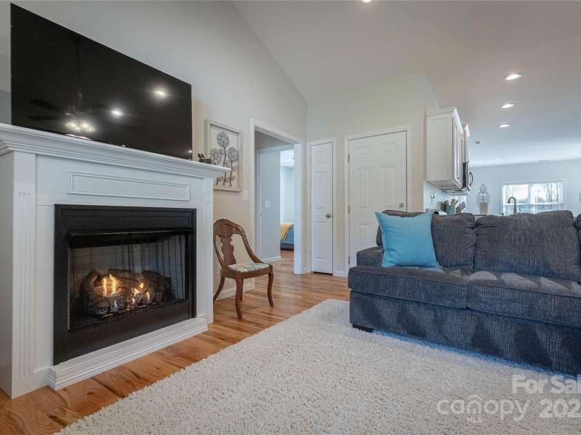 3039 Channel View Cove, Morganton, NC 28655.  MLS# CAR4245960, YatesRealty ID 15838. Gas Logs