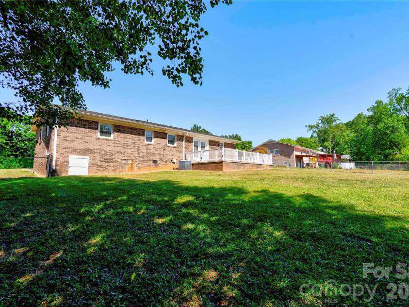 508 Lee Drive, Shelby, NC 28152.  MLS# CAR4373338, YatesRealty ID 15838. Back Left