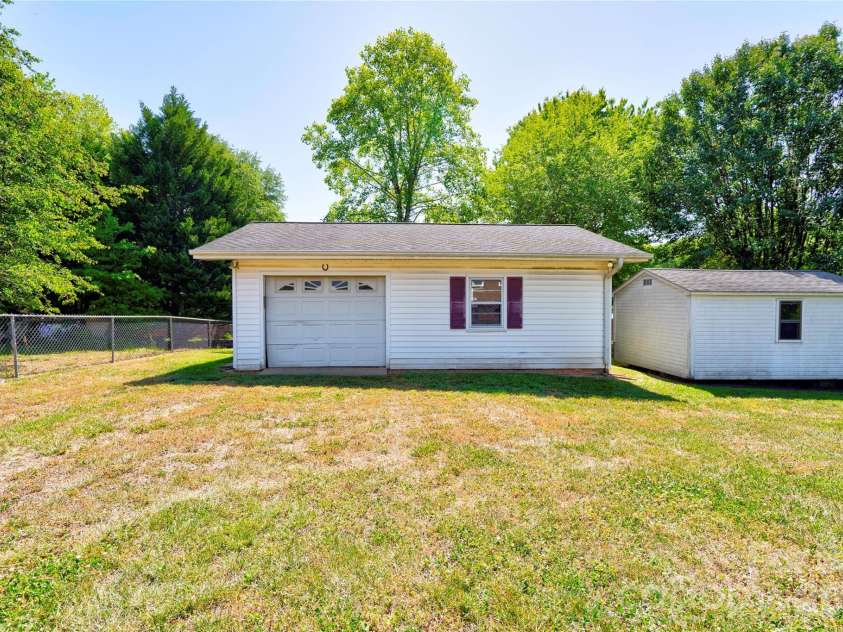 508 Lee Drive, Shelby, NC 28152.  MLS# CAR4373338, YatesRealty ID 15838. Detached Garage/Workshop/ Storage Building