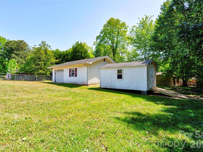 508 Lee Drive, Shelby, NC 28152.  MLS# CAR4373338, YatesRealty ID 15838. Detached Garage/Workshop/ Storage Building