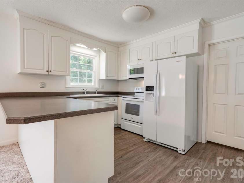508 Lee Drive, Shelby, NC 28152.  MLS# CAR4373338, YatesRealty ID 15838. Kitchen