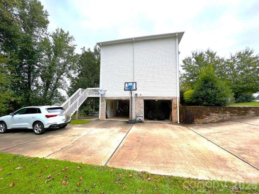 117 Lonetree Circle, Advance, NC 27006.  MLS# CAR4329754, YatesRealty ID 1584. 