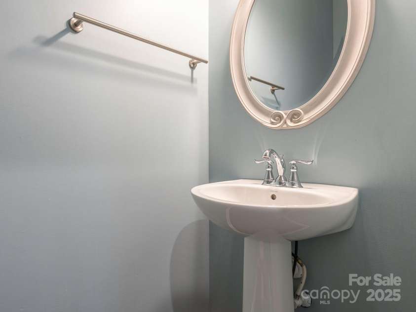 1707 Scarbrough Circle, Concord, NC 28025.  MLS# CAR4287048, YatesRealty ID 1584. Main level powder Room