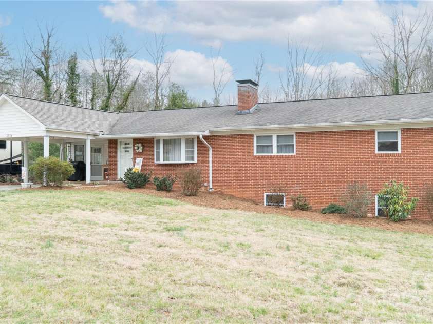 2864 Highline Avenue, Morganton, NC 28655.  MLS# CAR4228287, YatesRealty ID 15840. 