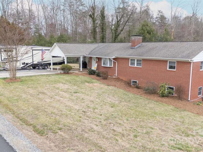 2864 Highline Avenue, Morganton, NC 28655.  MLS# CAR4228287, YatesRealty ID 15840. 