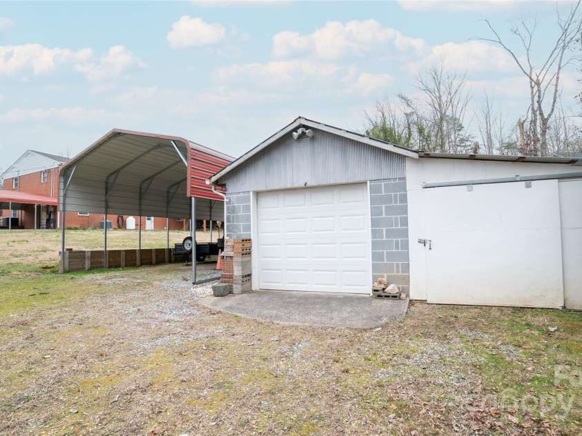 2864 Highline Avenue, Morganton, NC 28655.  MLS# CAR4228287, YatesRealty ID 15840. 