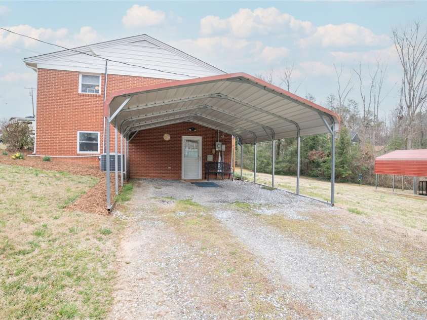2864 Highline Avenue, Morganton, NC 28655.  MLS# CAR4228287, YatesRealty ID 15840. 
