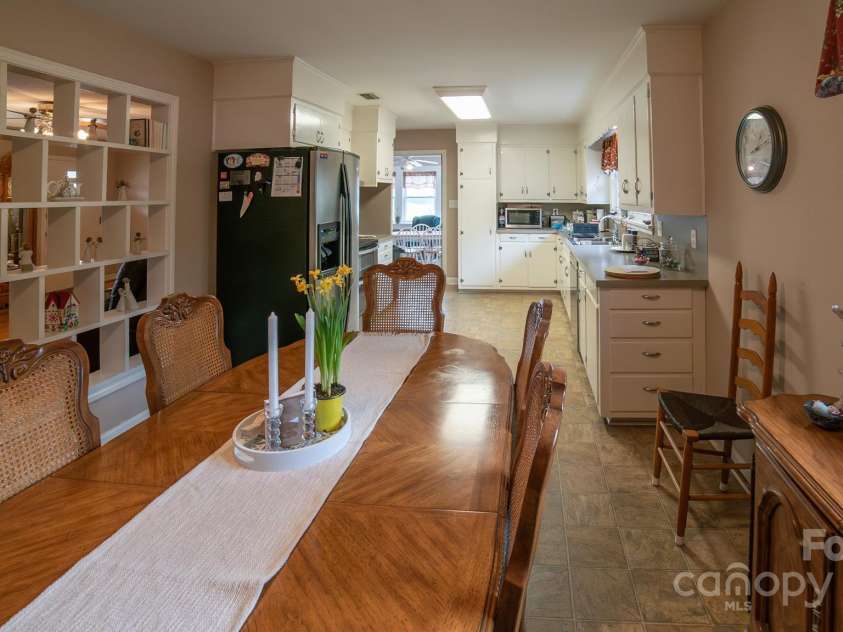 2864 Highline Avenue, Morganton, NC 28655.  MLS# CAR4228287, YatesRealty ID 15840. 