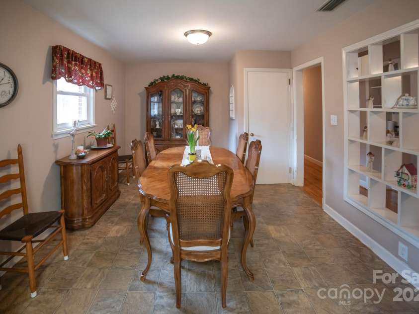 2864 Highline Avenue, Morganton, NC 28655.  MLS# CAR4228287, YatesRealty ID 15840. 