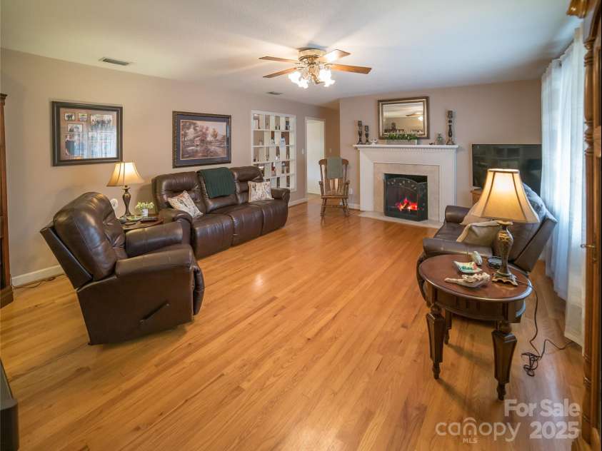 2864 Highline Avenue, Morganton, NC 28655.  MLS# CAR4228287, YatesRealty ID 15840. 