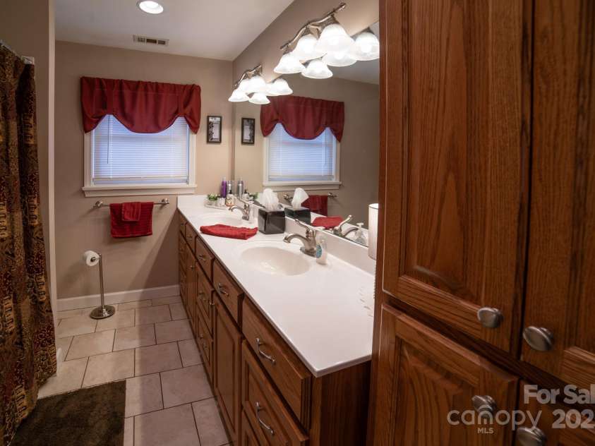 2864 Highline Avenue, Morganton, NC 28655.  MLS# CAR4228287, YatesRealty ID 15840. 